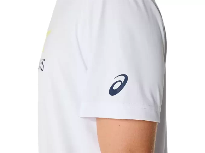 MEN’S COURT GRAPHIC TEE MEN’S COURT GRAPHIC TEE