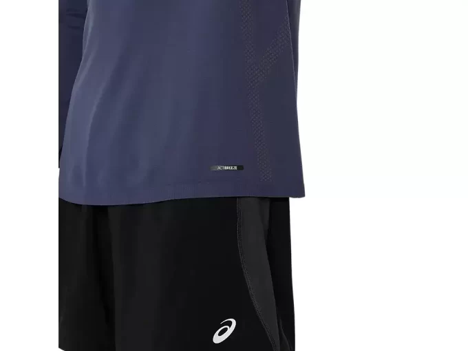MEN’S SEAMLESS LONG SLEEVE TOP MEN’S SEAMLESS LONG SLEEVE TOP