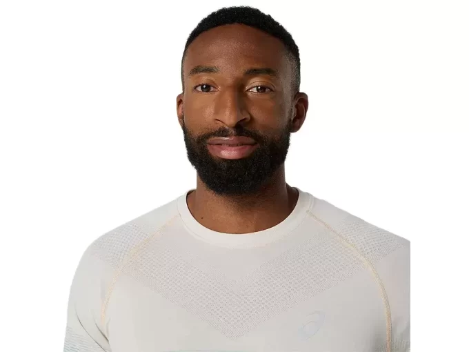 MEN’S SEAMLESS LONG SLEEVE TOP MEN’S SEAMLESS LONG SLEEVE TOP