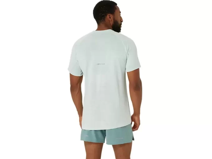 MEN’S SEAMLESS SHORT SLEEVE TOP MEN’S SEAMLESS SHORT SLEEVE TOP