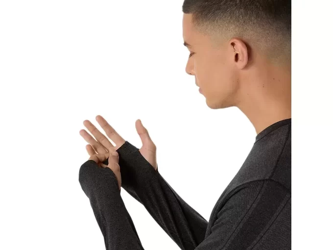 ROAD SEAMLESS LONG SLEEVE TOP ROAD SEAMLESS LONG SLEEVE TOP