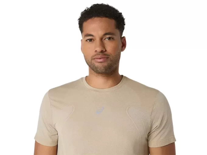 ROAD SEAMLESS SHORT SLEEVE TOP ROAD SEAMLESS SHORT SLEEVE TOP