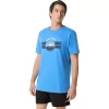 UNISEX ASICS EST 1977 MOUNTAIN TEE UNISEX ASICS EST 1977 MOUNTAIN TEE