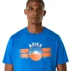 UNISEX ASICS EST 1977 MOUNTAIN TEE UNISEX ASICS EST 1977 MOUNTAIN TEE