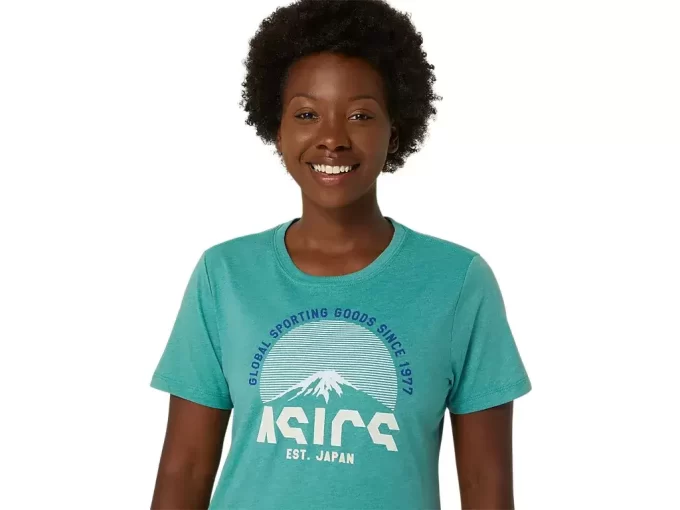 WOMEN’S ASICS GSG SINCE 1977 ADVENTURE CREW WOMEN’S ASICS GSG SINCE 1977 ADVENTURE CREW