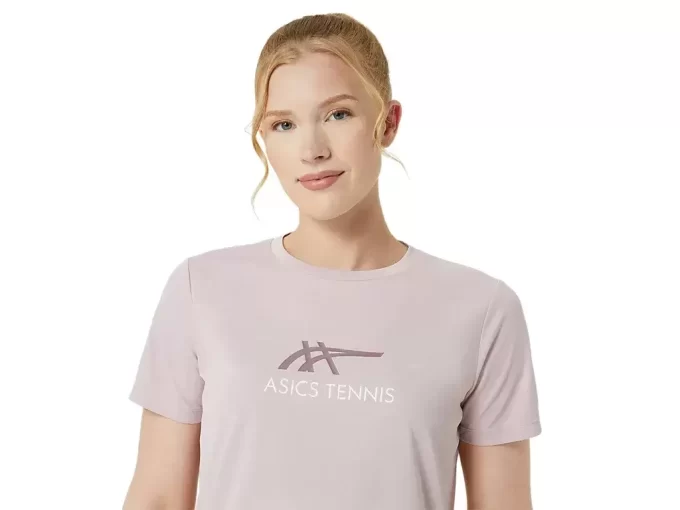 WOMEN’S COURT TENNIS GRAPHIC TEE WOMEN’S COURT TENNIS GRAPHIC TEE