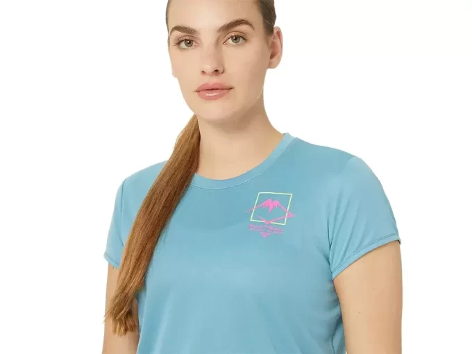 WOMEN’S FUJITRAIL LOGO SHORT SLEEVE TOP WOMEN’S FUJITRAIL LOGO SHORT SLEEVE TOP