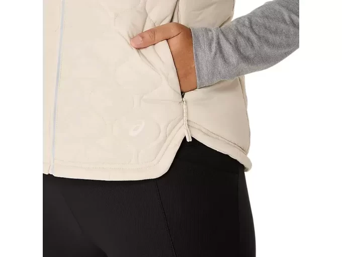 WOMEN’S PERFORMANCE INSULATED VEST 2.0 WOMEN’S PERFORMANCE INSULATED VEST 2.0
