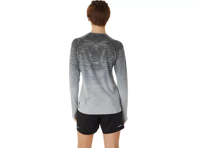 WOMEN’S SEAMLESS LONG SLEEVE TOP WOMEN’S SEAMLESS LONG SLEEVE TOP