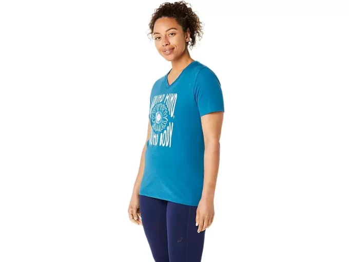 WOMEN’S SUNFLOWER SLOGAN V-NECK WOMEN’S SUNFLOWER SLOGAN V-NECK