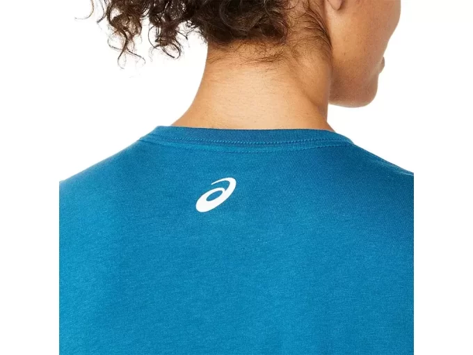 WOMEN’S SUNFLOWER SLOGAN V-NECK WOMEN’S SUNFLOWER SLOGAN V-NECK