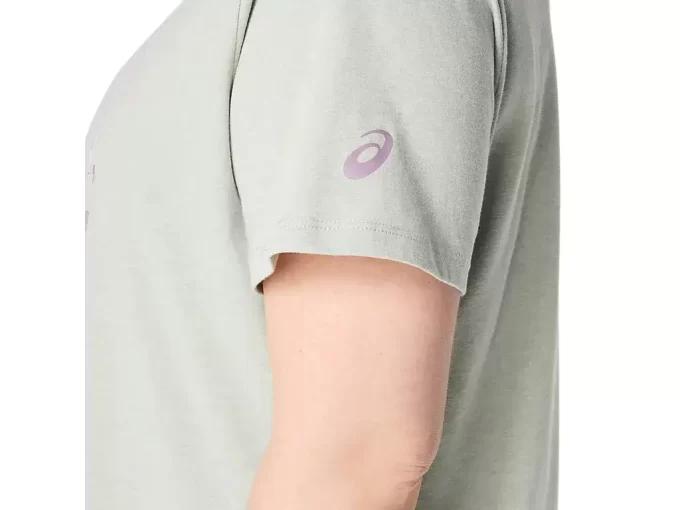 WOMEN’S SUNFLOWER SLOGAN V-NECK WOMEN’S SUNFLOWER SLOGAN V-NECK